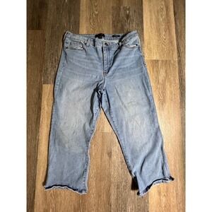 Nine West Chryie Capri Women 14 Blue Light Wash Excellent Raw Hem Stretch Jeans